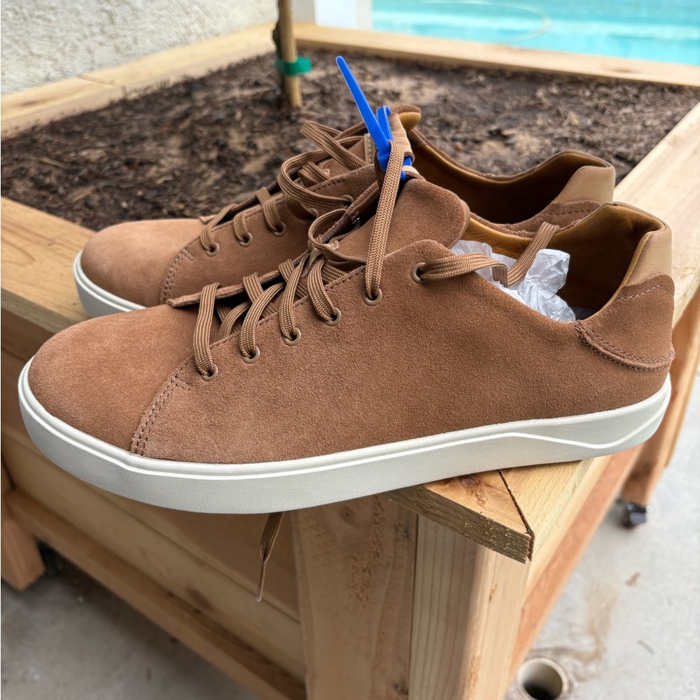 Olukai lae’ahi li Kala TAN Sneakers M9.5